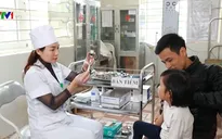 Thời tiết thất thường, người dân đi tiêm vaccine phòng cúm mùa