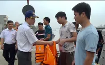 Cứu 6 thuyền viên gặp nạn trên biển Thái Bình