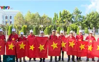 Bạc Liêu: Tặng 5.000 lá cờ cùng ngư dân bám biển