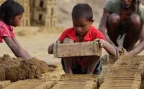 Lao động trẻ em - Những tuổi thơ bị đánh cắp