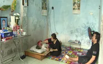 Bố ngồi xe lăn bất lực chứng kiến con trai qua đời, con gái trấn thương sọ não sau tai nạn giao thông
