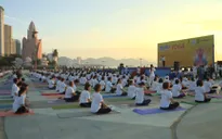 Hơn 500 người tham gia luyện tập, biểu diễn yoga ở Nha Trang