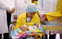 Điều ước thứ 7: Xúc động khoảnh khắc người mẹ ung thư được ôm con vào lòng