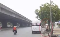 Bát nháo cảnh bắt khách bên ngoài Bến xe Mỹ Đình
