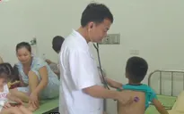 Nghệ An: Trẻ nhập viện tăng cao do nắng nóng