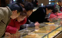 Người dân Trung Quốc đổ xô đi mua vàng