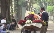 Học lỏm bí kíp tán gái của bố Sơn trong Về nhà đi con