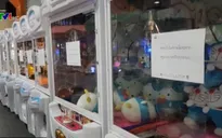 Thái Lan cấm trò chơi gắp thú