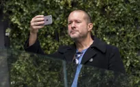 Apple mất liền 9 tỷ USD sau sự ra đi của "phù thủy" Jony Ive