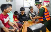 Quảng Bình: Cứu 8 người trên tàu cá bị chìm trên biển do giông lốc