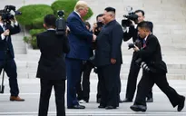 Những hình ảnh ấn tượng từ cuộc gặp lịch sử giữa Trump - Kim tại DMZ