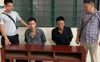 Bắt 2 đối tượng bị truy nã trốn sang Campuchia