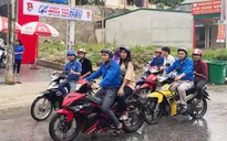 Đội xe ôm tình nguyện hỗ trợ học trò vùng cao đi thi
