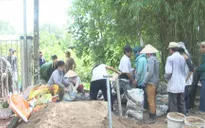 Tổ thiện nguyện xây cầu đường ở thành phố Sa Đéc