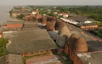 Sắc màu gốm đỏ Vĩnh Long