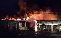Cháy chợ ở thành phố Magnitogorsk, Nga, không có người Việt thương vong