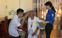 Khám bệnh và phát thuốc miễn phí cho hàng trăm người có hoàn cảnh khó khăn