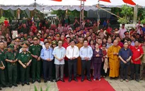 Nguyên Chủ tịch nước Trương Tấn Sang viếng các anh hùng liệt sĩ tại Vị Xuyên