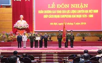 Trao tặng Huân chương Sao vàng cho lực lượng chuyên gia Việt Nam giúp cách mạng Campuchia