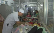 Hàng trăm người nhập viện sau khi ăn cưới ở Đăk Lăk