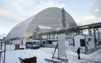 Ukraine chôn nhà máy hạt nhân Chernobyl trong "Quan tài thép"