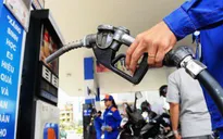 Giá xăng tăng hơn 700 đồng/lít