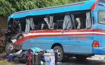 Tuyên Quang: Xe khách va chạm xe đầu kéo, hơn 10 người nhập viện