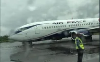 Nigeria: Máy bay Boeing 737 rơi bánh khi hạ cánh