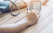 Cảnh giác biến chứng nguy hiểm do tăng huyết áp ngày nắng nóng