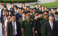 Dâng hương tưởng niệm các liệt sỹ quân tình nguyện Việt Nam tại Campuchia