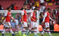 Arsenal trả giá đắt vì Emirates Cup