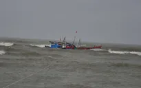 Chìm tàu cá, 5 thuyền viên mất tích