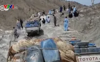 Lách cấm vận, người dân Iran buôn xăng dầu qua đường tiểu ngạch