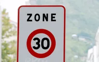 Thị trấn đầu tiên ở Pháp hạn chế chạy xe 30km/h