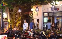 Hoạt động kinh tế ban đêm náo nhiệt tại Hà Nội