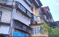 Cuộc sống chật chội, xuống cấp trong những khu tập thể cũ