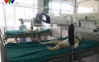 Cô giáo đốt cồn dạy phòng chống cháy nổ làm 3 trẻ mầm non bỏng nặng