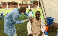 WHO: Hơn 1.300 người được tiêm phòng khẩn cấp ngăn ngừa virus Ebola
