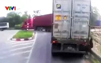Tai nạn do đi vào điểm mù xe đầu kéo