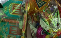 Hàng Mã vắng bóng khách mua vì dịch bệnh