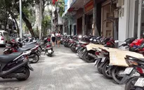 Lấn chiếm lòng, lề đường làm bãi xe ở TP.HCM
