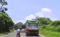 Pha cứu nguy của tài xế xe ben