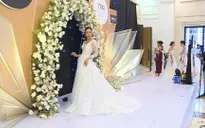 Sôi động sắc màu triển lãm cưới
