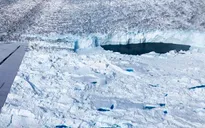 Các nhà khoa học tiết lộ nguyên nhân Greenland mất đi 12,5 tỷ tấn băng chỉ trong 1 ngày