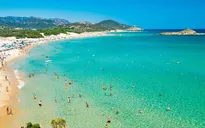 Lấy cát từ bãi biển Italy, cặp vợ chồng đối mặt với 6 năm tù