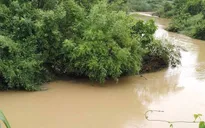 Thanh Hóa: Đi qua đập tràn khi nước lớn, 1 người bị cuốn trôi