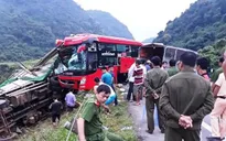 Tích cực cứu chữa nạn nhân vụ tai nạn giao thông nghiêm trọng ở Hòa Bình