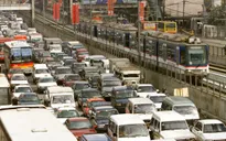 Chống tắc đường, Philippines xem xét mở cửa trường học và ngân hàng 24/24 giờ