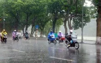 Khu vực Hà Nội mưa giông bất chợt trong ngày 23/8