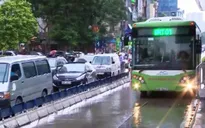 Ùn tắc trên tuyến đường xe bus nhanh